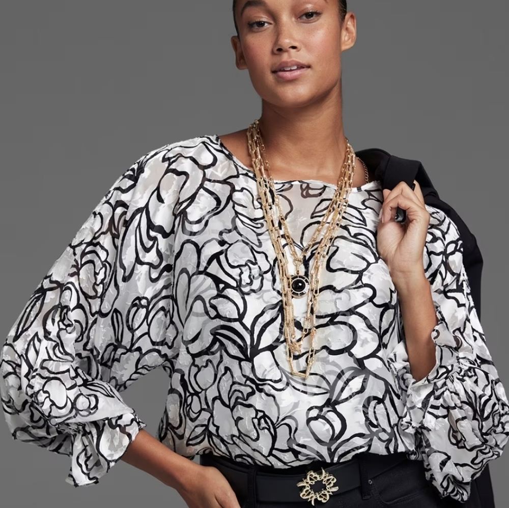 White House Black Market Bateau-Neck Silk Blend Burnout Blouse XXS